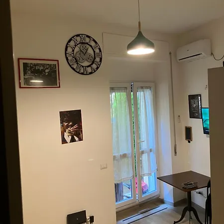 The House Apartment Rom